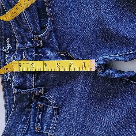 American Eagle dark wash low rise straight jeans size 2 - Picture 3 of 6